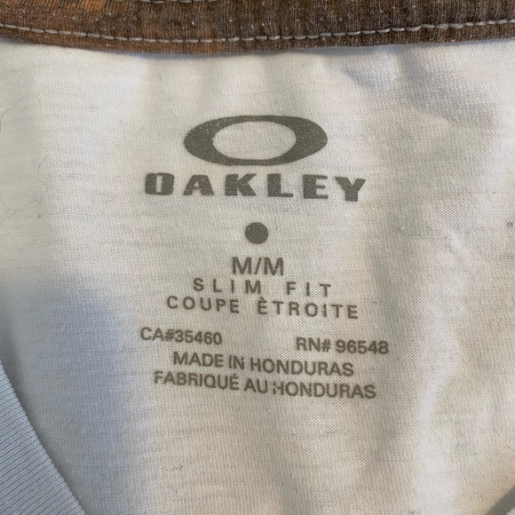 Oakley v neck t shirt - Picture 2 of 3